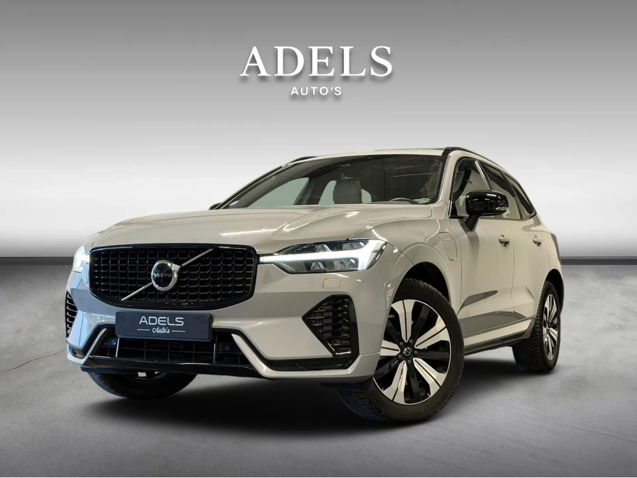 Volvo XC60 - 2.0 T6 Plug-in hybrid AWD Plus Dark Panodak Trekhaak Dealer Onderhouden - AutoWereld.nl