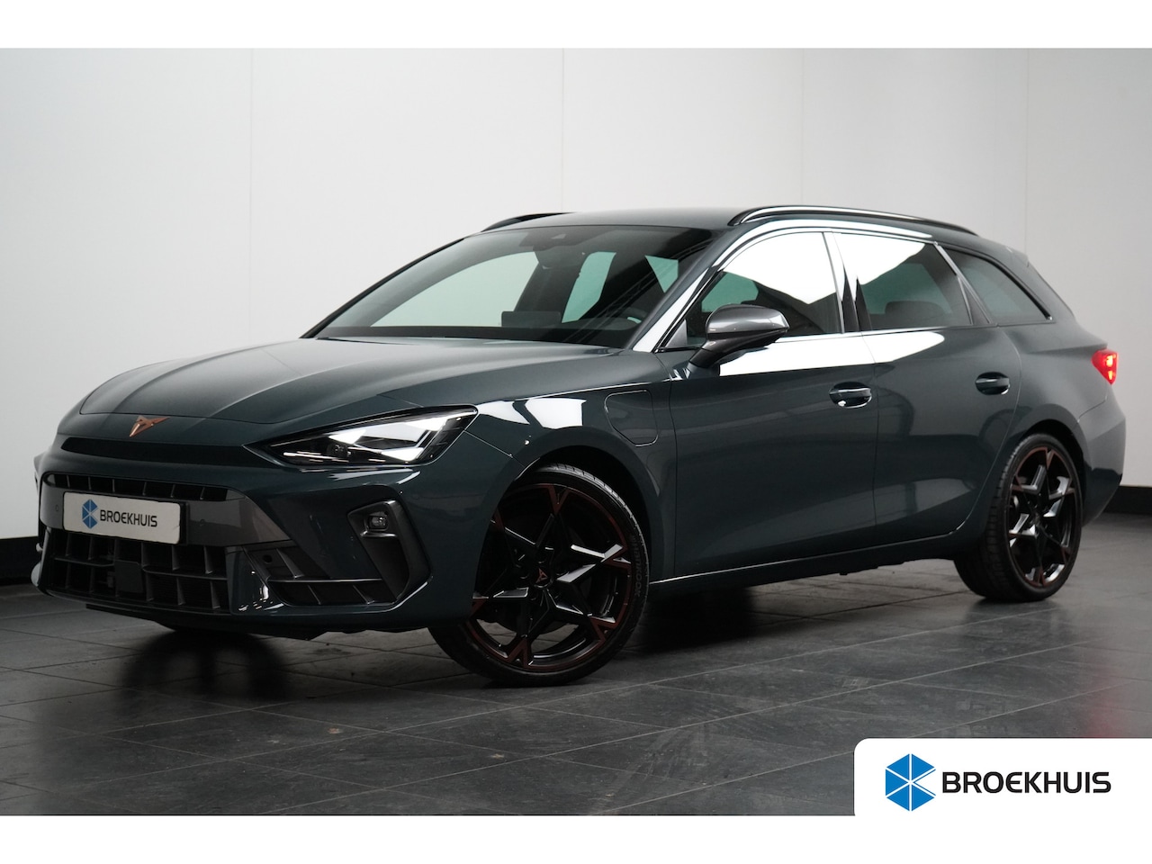 CUPRA Leon Sportstourer - 1.5 272PK VZ e-Hybrid DSG-6 Performance | TREKHAAK | NAVIGATIE | MATRIX LED | SENNHEISER S - AutoWereld.nl
