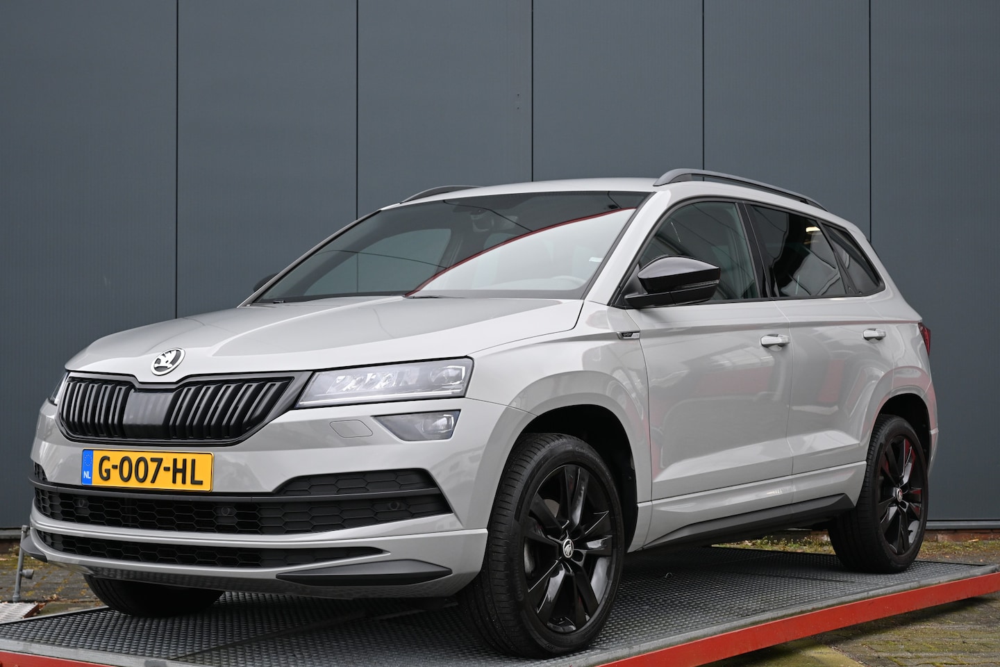 Skoda Karoq - 1.5 TSI ACT Sportline Business trekhaak camera - AutoWereld.nl