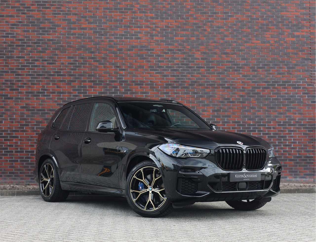 BMW X5 - 45e xDrive | SkyLounge - Trekhaak - B&W - AutoWereld.nl