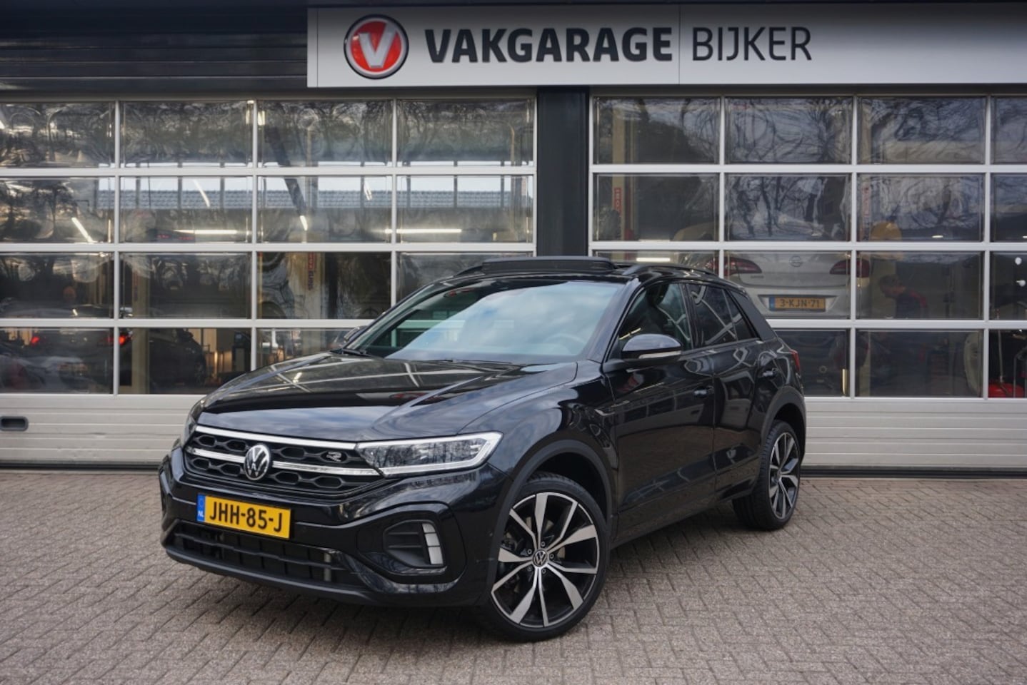 Volkswagen T-Roc - 1.5 TSI R-Line Black Style Panodak/19 Inch - AutoWereld.nl