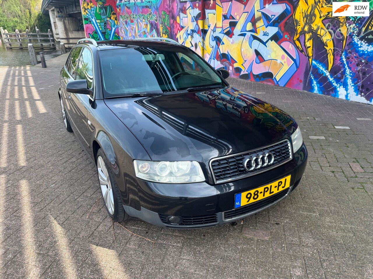 Audi A4 Avant - 2.0 Pro Line mooie auto 18 inch velgen navigatie airco geheel onderhouden boeken aanwezig - AutoWereld.nl