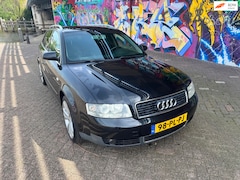 Audi A4 Avant - 2.0 Pro Line mooie auto 18 inch velgen navigatie airco geheel onderhouden boeken aanwezig