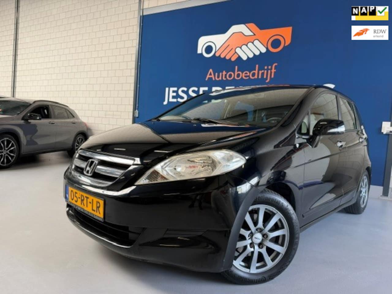 Honda FR-V - 1.7i Comfort /bj.2005 / kleur: zwart / climate / sportvelgen / 6 stoelen / 5 deurs / APK 0 - AutoWereld.nl