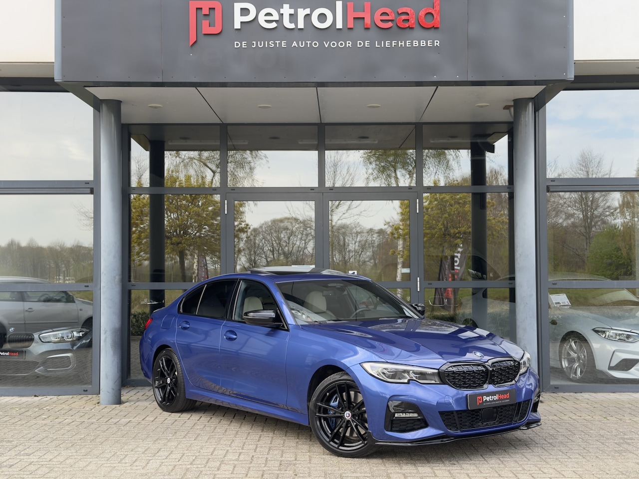 BMW 3-serie - 330e High Executive M-Sport, Schuifdak, H&K, HUD, Elektrische stoelen - AutoWereld.nl