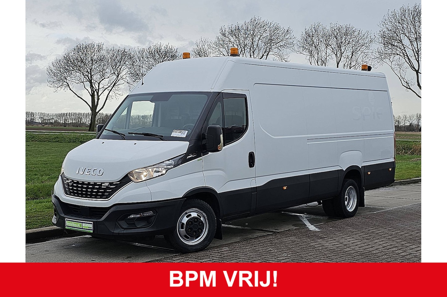 Iveco Daily - 35C18 3.0L L4H2 Dubbellucht Automaat Navi Clima Trekhaak - AutoWereld.nl