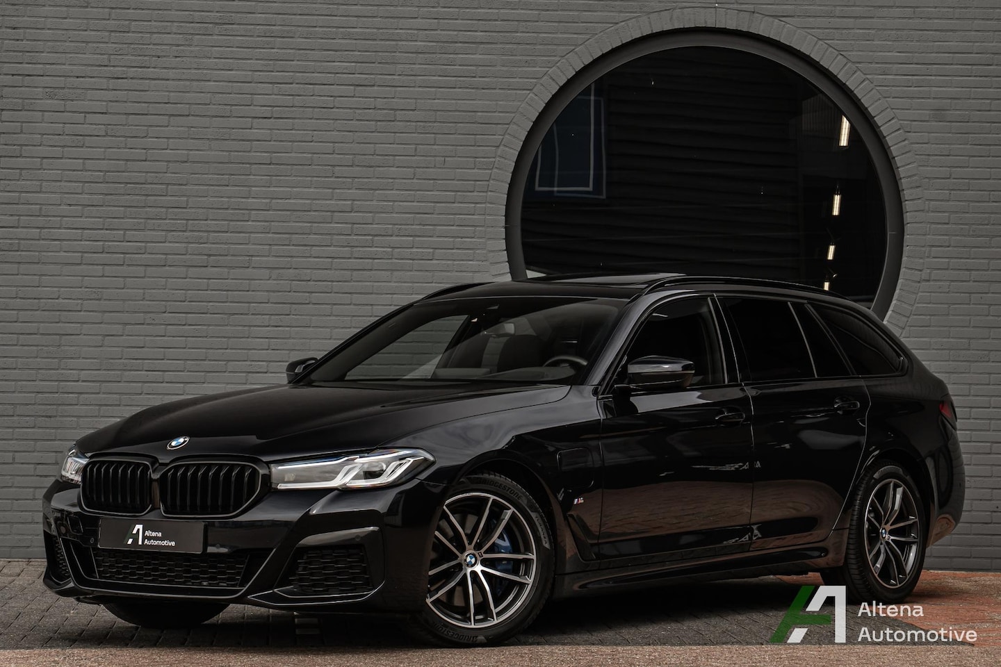 BMW 5-serie Touring - 530e High Executive M-sport, BTW, comfortstoelen, panorama dak, - AutoWereld.nl
