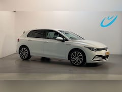 Volkswagen Golf - 1.5 TSI Life LED Sfeerverlichting Stoelverwarming Navigatie