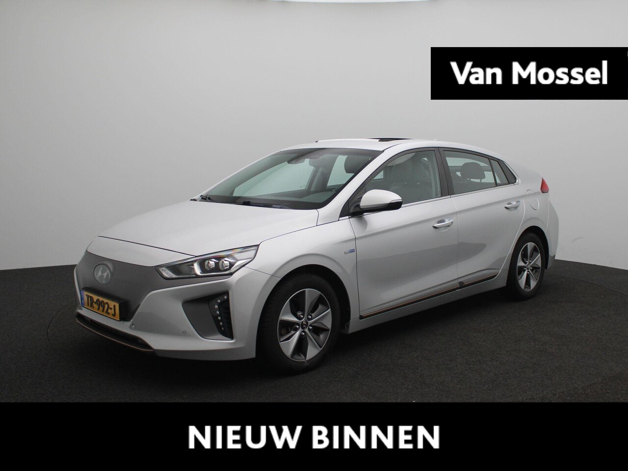 Hyundai IONIQ - Premium EV | Schuifdak | Leder | Stoelverwarming | Led Verlichting | - AutoWereld.nl