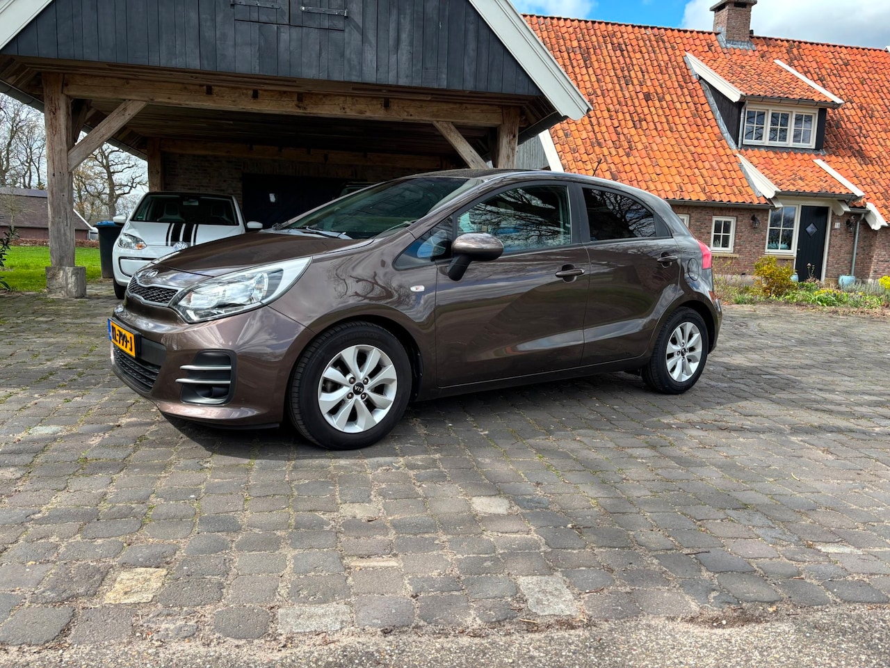 Kia Rio - 1.2 CVVT ComfortPlusLine Navigator 1.2 CVVT ComfortPlusLine Navigator - AutoWereld.nl