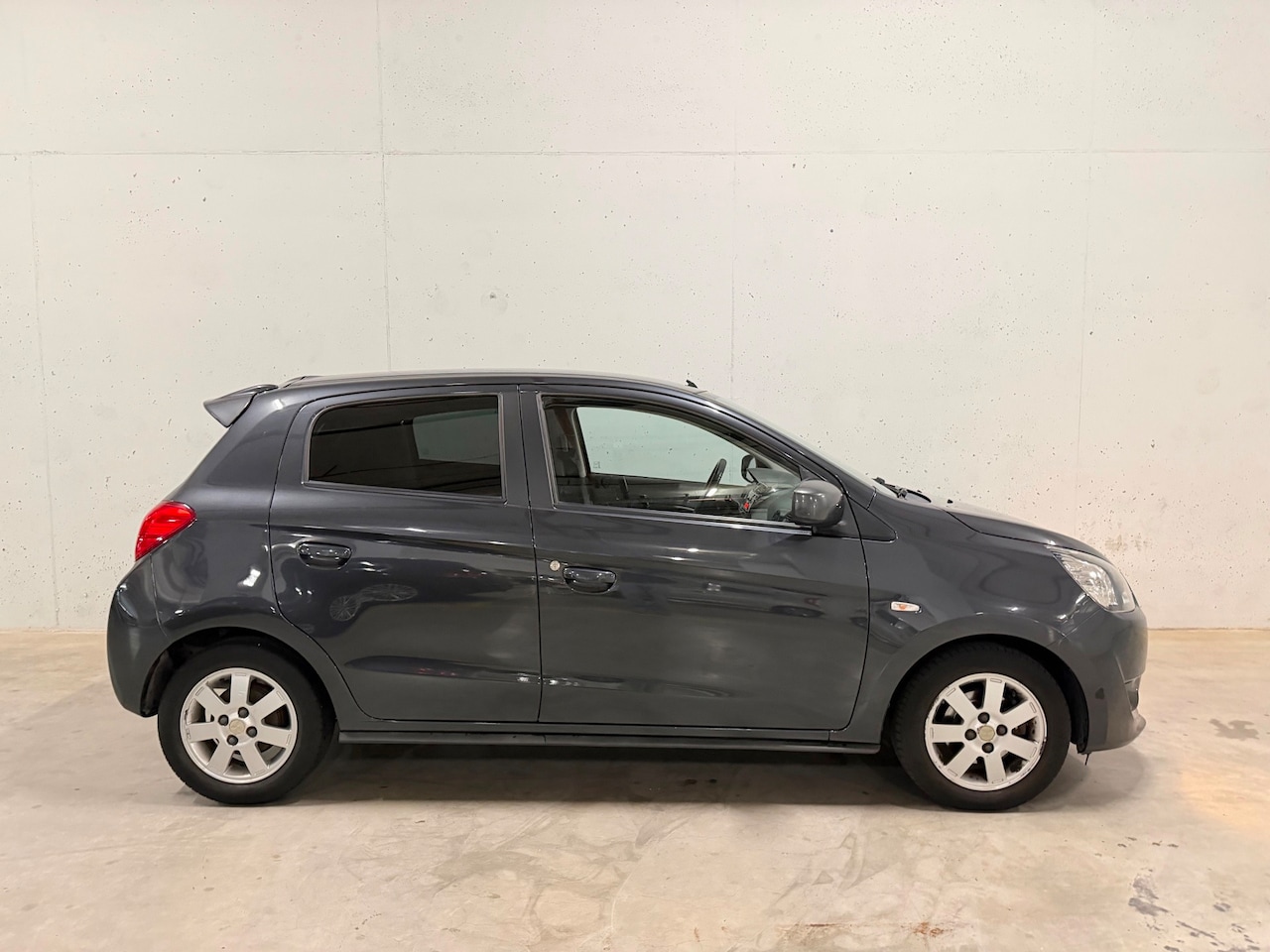 Mitsubishi Space Star - 1.0 Intense 5drs. Clima APK NAP - AutoWereld.nl