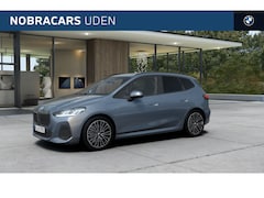 BMW 2-serie Active Tourer - 225e xDrive M Sport Automaat / Panoramadak / Trekhaak / Achteruitrijcamera / Sportstoelen