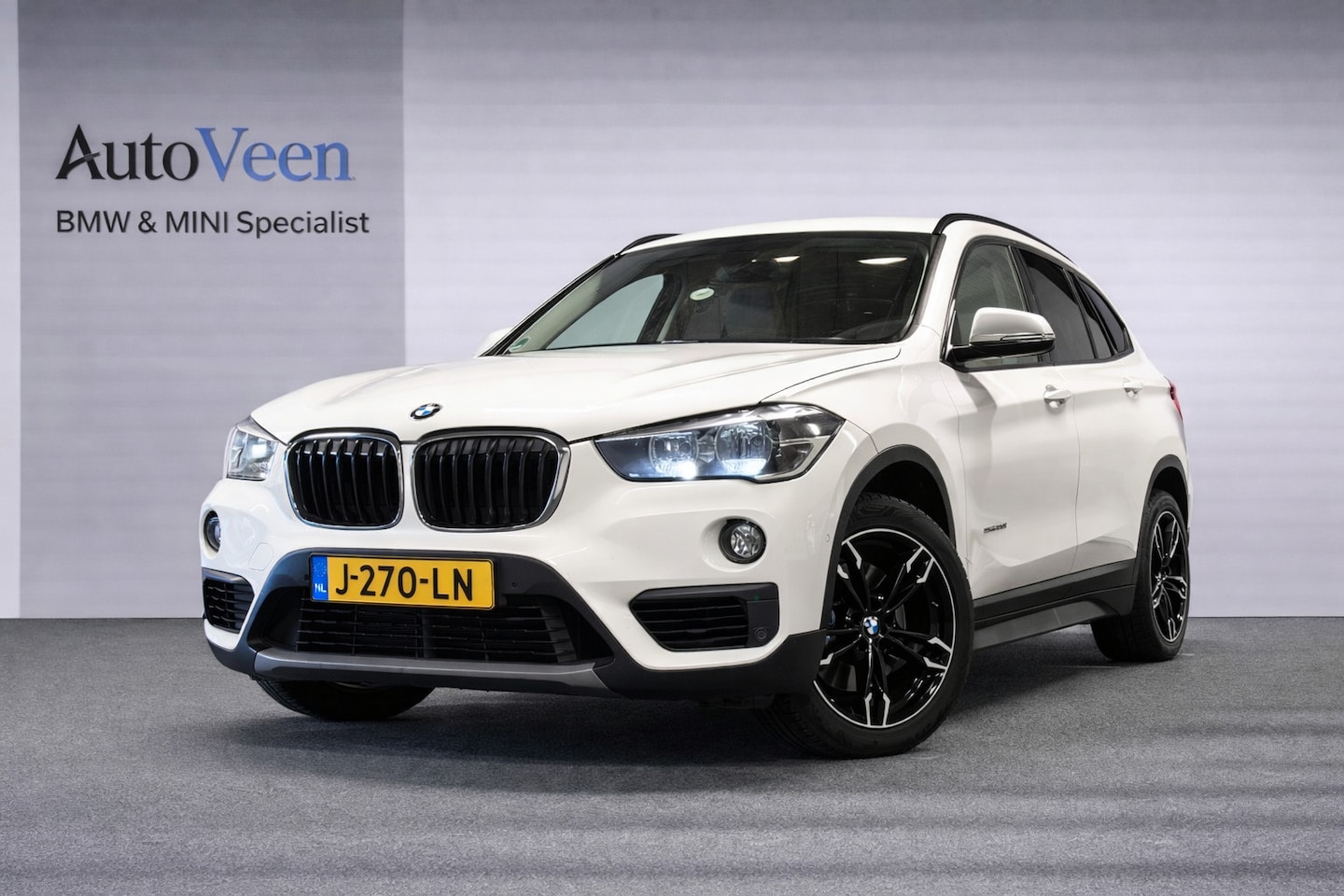 BMW X1 - SDrive20i M Sport (M Sport VELGEN, 192PK, LEDER, PDC, NAVI, PARKEERSENSOREN) - AutoWereld.nl