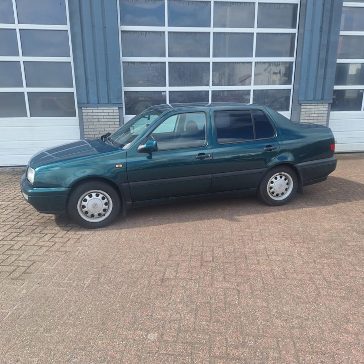Volkswagen Vento - 1.6 CL Atlanta Nu voor 1750,- - AutoWereld.nl
