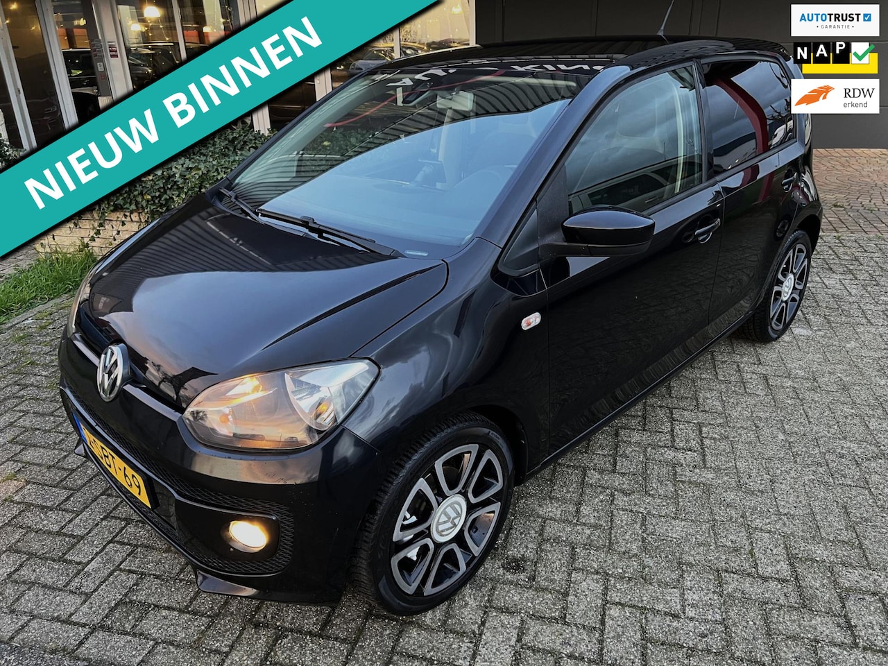 Volkswagen Up! - 1.0 high up! 2E EIG/AIRCO/CRUISE/NAV/PDC/LMV APK+NAP - AutoWereld.nl