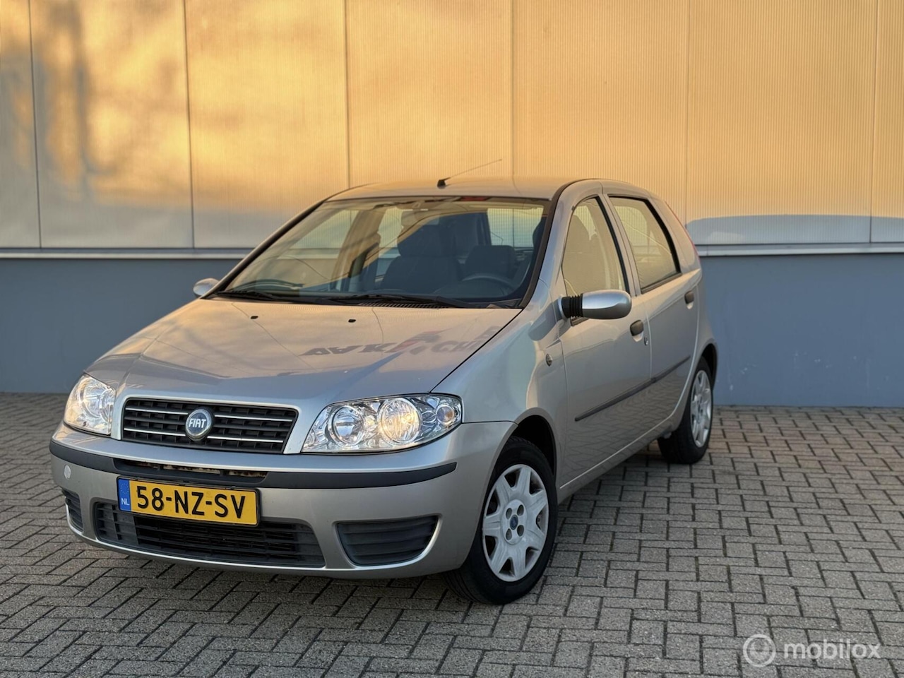 Fiat Punto - 1.2 Automaat / Airco / Lage km /New APK - AutoWereld.nl