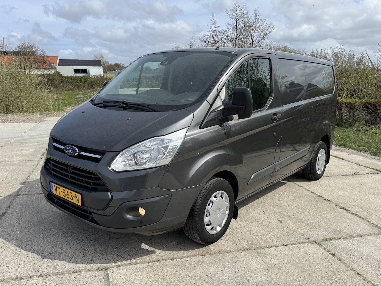 Ford Transit Custom - 270 2.2 TDCI 130pk L1 H1 airco trekhaak 3 zits - AutoWereld.nl