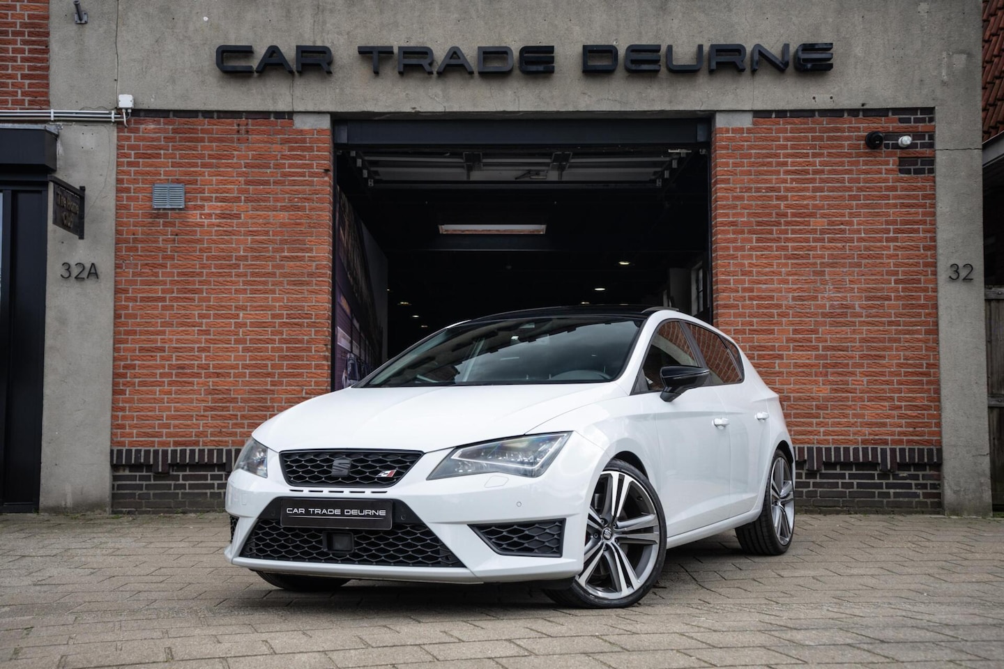 SEAT Leon - 2.0 TSI Cupra 280 Pano / DCC / Leder - AutoWereld.nl