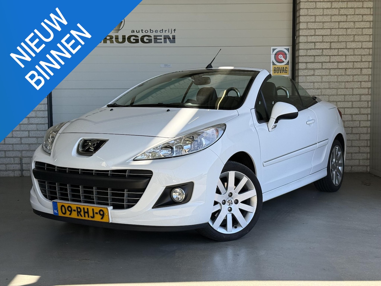 Peugeot 207 - Cabriolet 1.6 VTi Noir & Blanc | 1e eige. | Leder | Airco | Cruise | PDC | Climate - AutoWereld.nl