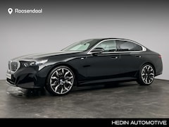 BMW i5 - sedan eDrive40 84 kWh M-Sport | Trekhaak | 21 inch | Harman Kardon | Comfort Acces | Camer