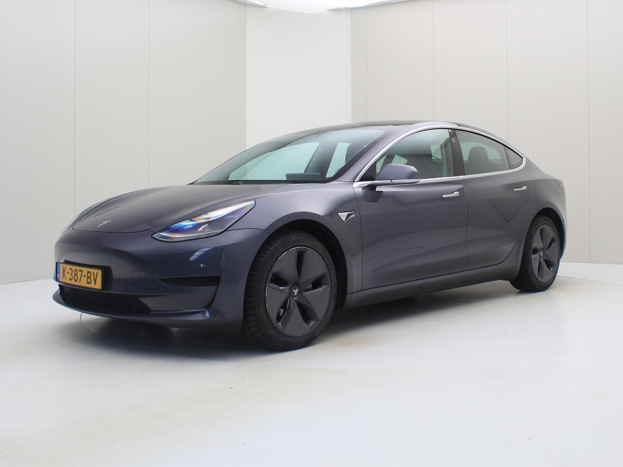 Tesla Model 3 - Standard RWD Plus [ LFP-ACCU+AUTOPILOT+60 kWh+PREMIUM AUDIO ] - AutoWereld.nl