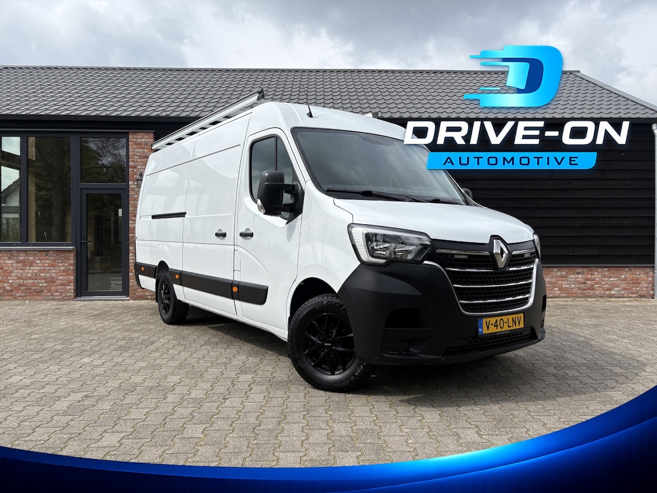 Renault Master - T35 2.3 dCi 145 L3H2 - Cruise control - 3 Persoons - AutoWereld.nl