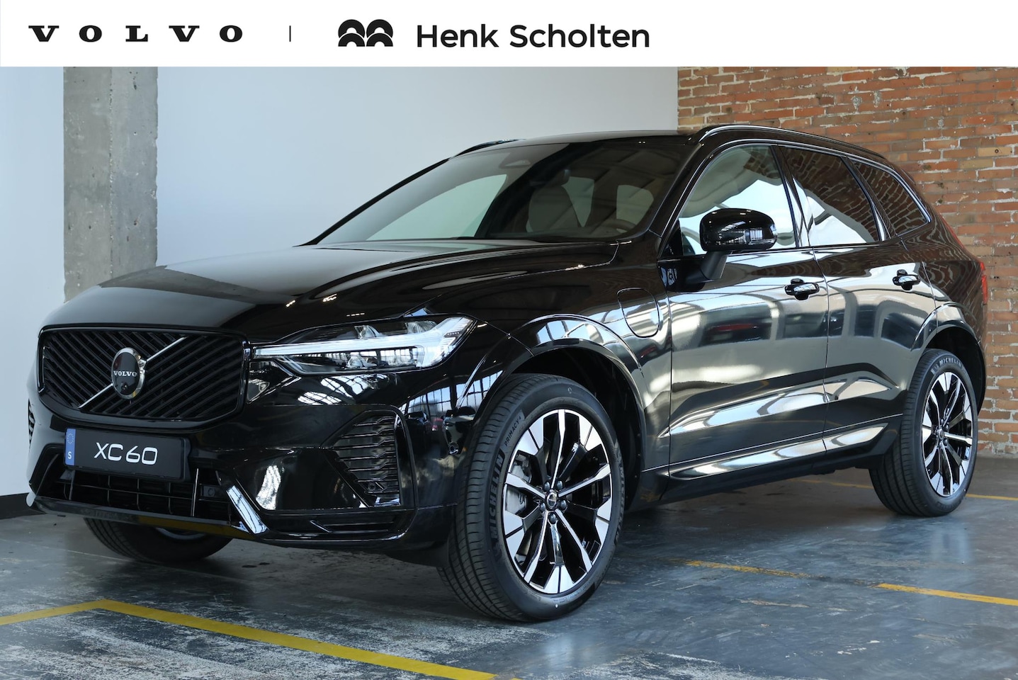 Volvo XC60 - 2.0 T6 Plug-in hybrid AWD Plus Dark | Elektrisch Schuif/Kantel-Panoramadak | Head-Up Displ - AutoWereld.nl