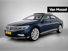 Volkswagen Passat - 1.5 TSI R-Line | 150 PK | Automaat | Leder | Trekhaak | Digital Cockpit PRO | Navigatie PR