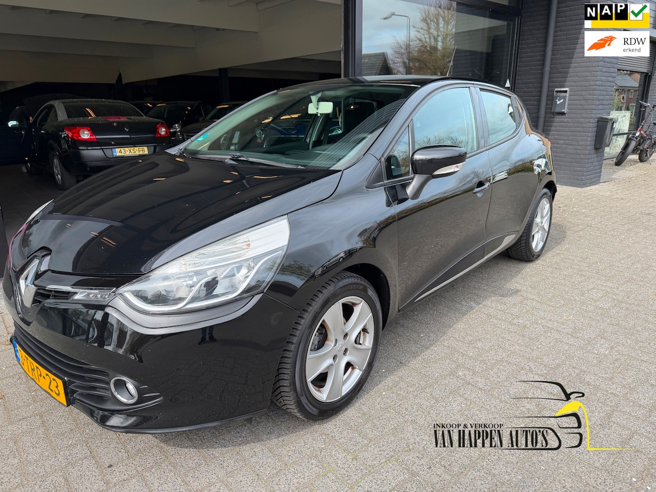 Renault Clio - 0.9 TCe Expression / apk 4-2027 - AutoWereld.nl
