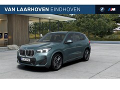 BMW X1 - xDrive25e M Sport Automaat / Trekhaak / Sportstoelen / Achteruitrijcamera / M Adaptief ond