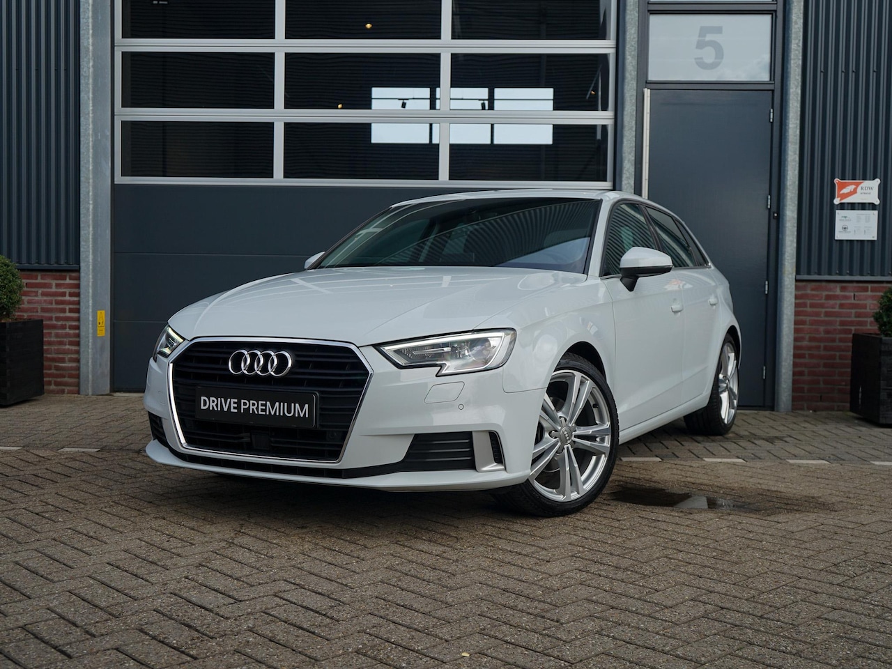 Audi A3 Sportback - 35 TFSI CoD Advance Sport 35 TFSI CoD Advance Sport - AutoWereld.nl