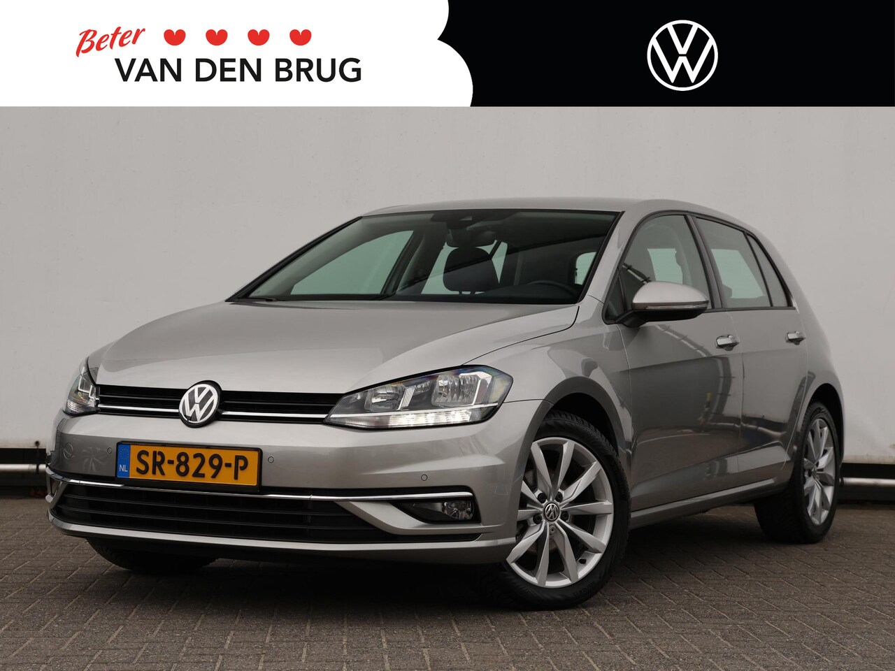 Volkswagen Golf - 1.0 TSI Highline | Trekhaak | Navigatie | Camera | Adaptive Cruise | Digital Cockpit | App - AutoWereld.nl