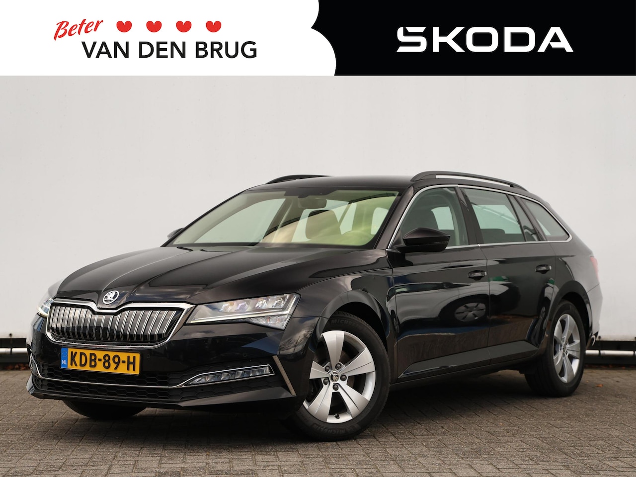 Skoda Superb - 1.4 TSI iV Business Edition 218PK DSG | Led | Trekhaak | Camera | Keyless | Spiegelpakket - AutoWereld.nl