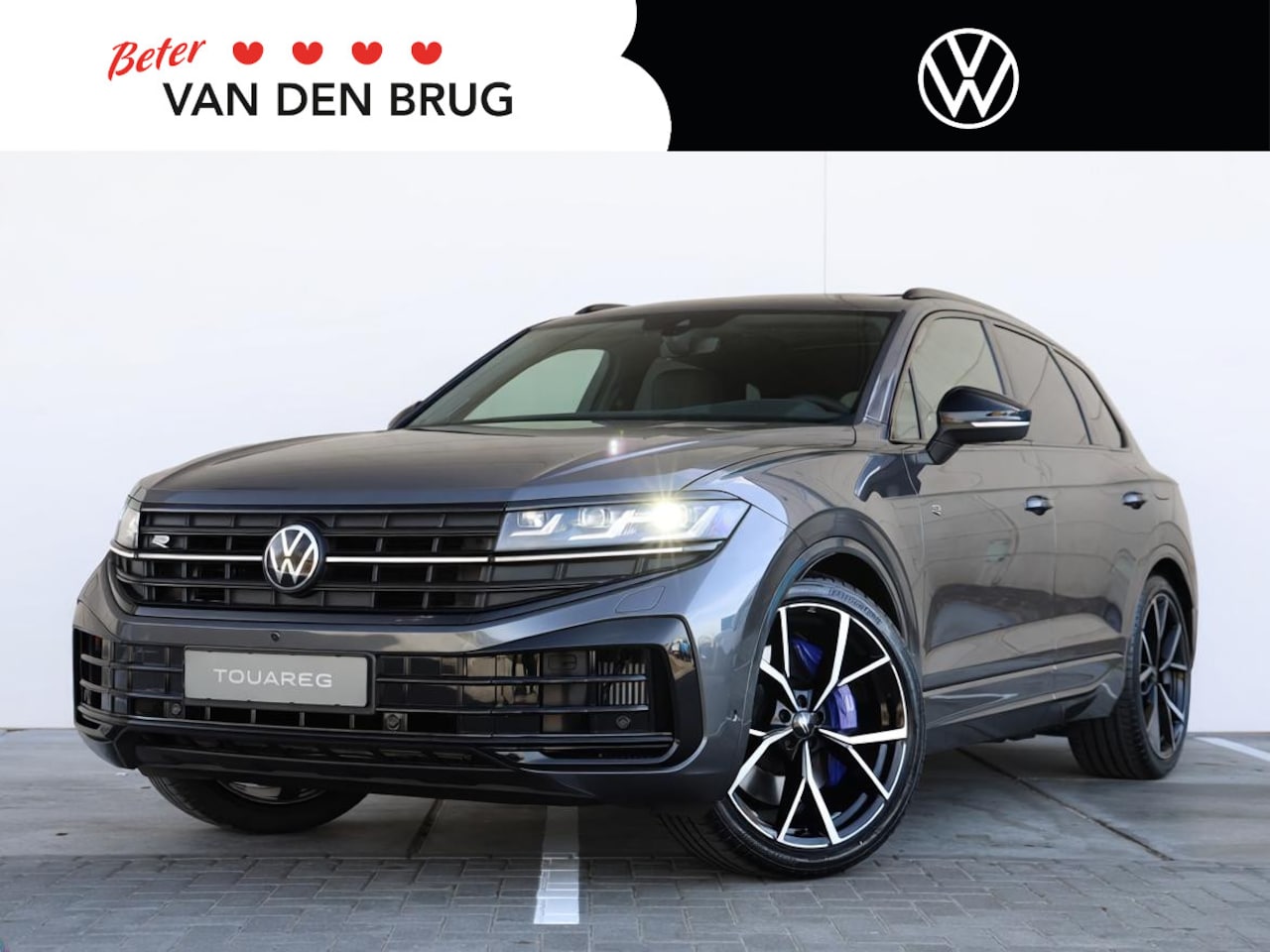 Volkswagen Touareg - R Edition 3.0 eHybrid 462 PK | Navigatie | Servosluiting | Trekhaak | 22" inch velgen | Le - AutoWereld.nl