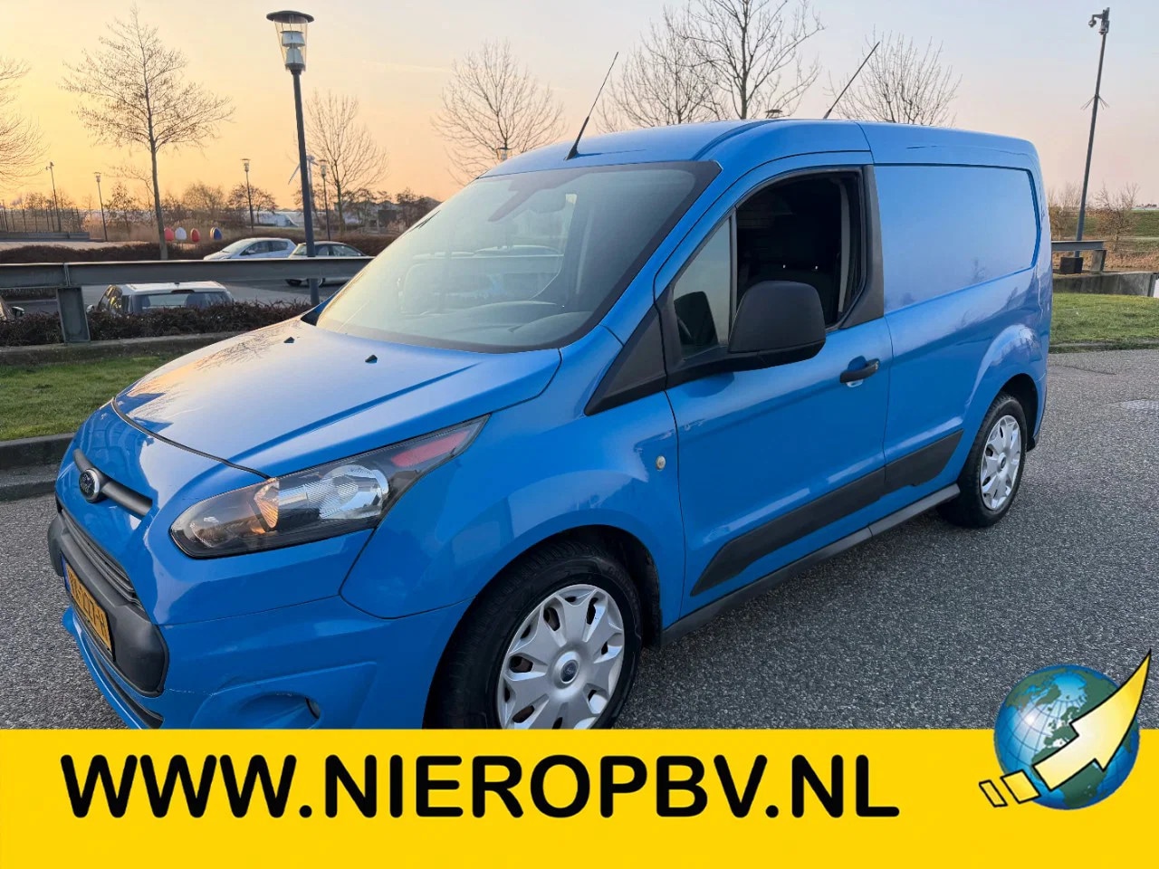 Ford Transit Connect - 1.5TDCI L1H1 Airco Navi Cruisecontrol Trekhaak - AutoWereld.nl