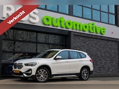 BMW X1 - sDrive20i Executive Edition | NAP | DEALER.OND | PANO | HUD | TREKHAAK | STOELVERWARMING |