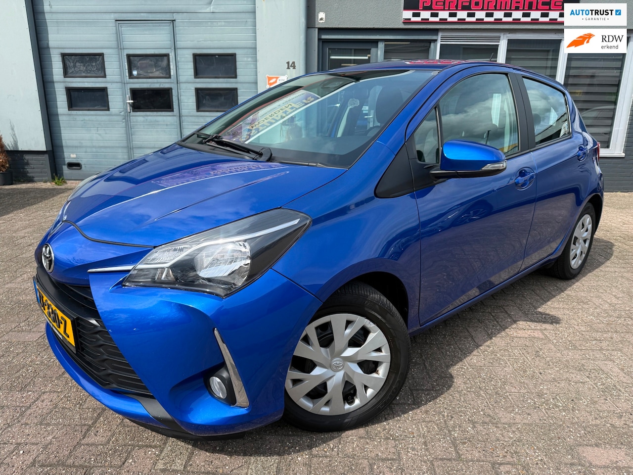 Toyota Yaris - 1.5 VVT-i Design 2018 112PK HISTORIE AANWEZIG GARANTIE NETJES - AutoWereld.nl