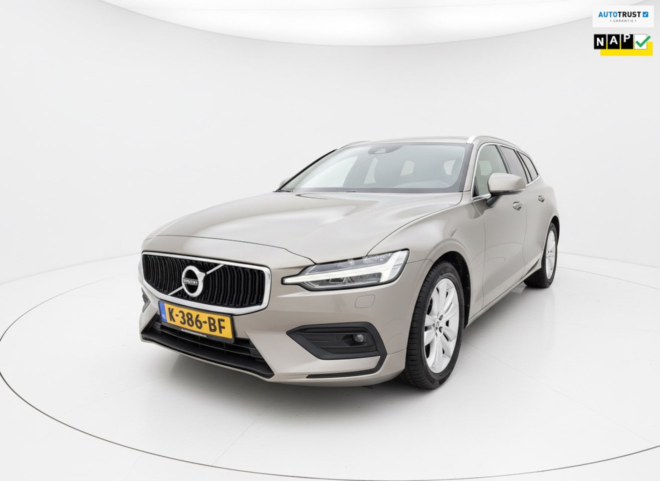 Volvo V60 - 2.0 B3 Business Pro | Panoramadak | A camera - AutoWereld.nl