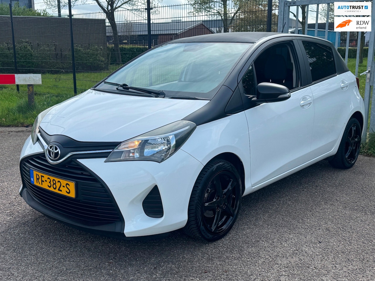 Toyota Yaris - 1.0 VVT-i Comfort 5Deurs Airco LM NAP - AutoWereld.nl