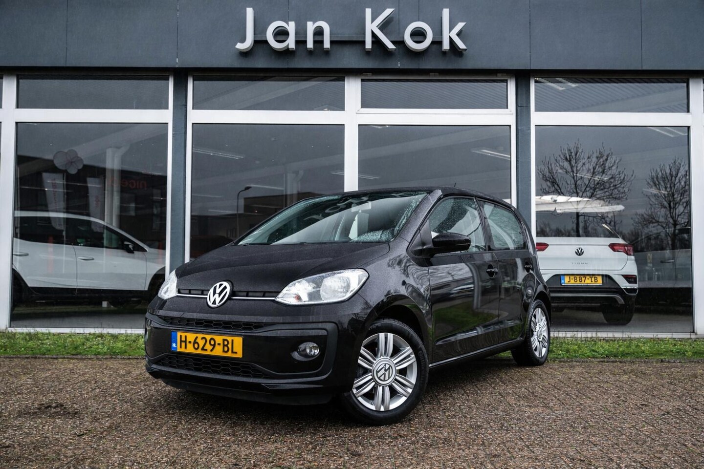 Volkswagen Up! - 1.0 BMT high up! | Multifuncti. stuurwiel | Cruise Control | Bluetooth - AutoWereld.nl