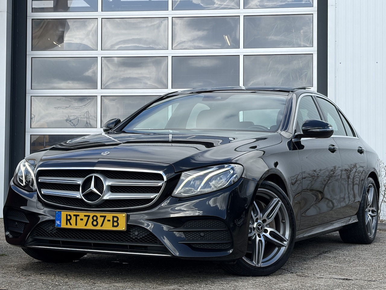 Mercedes-Benz E-klasse - 200 Business Solution AMG 184pk | Volledig digitaal instrumentenpaneel | Achteruitrijcamer - AutoWereld.nl
