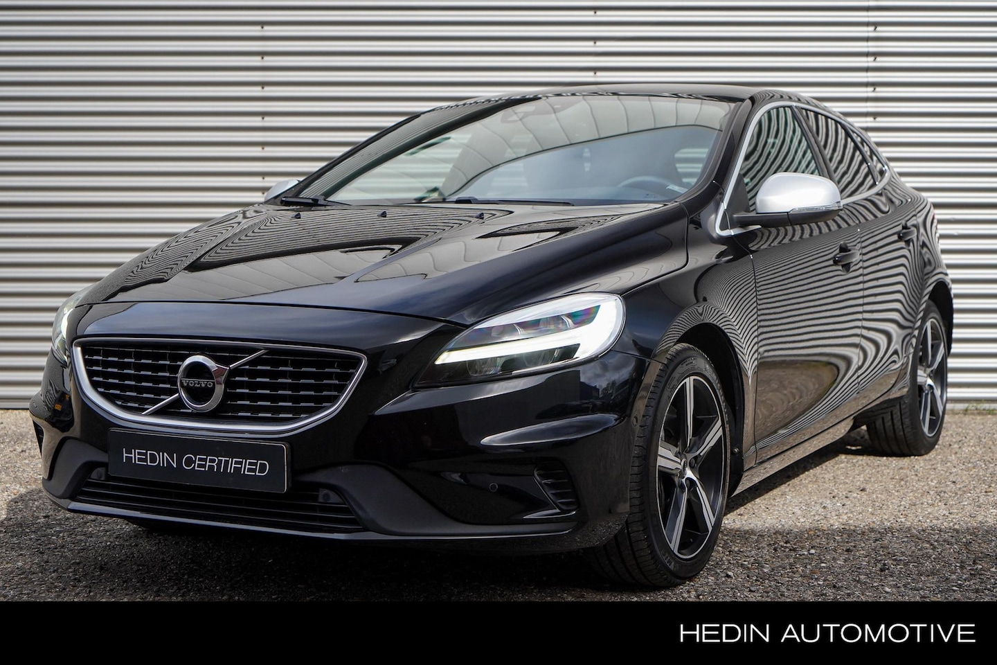 Volvo V40 - T3 AUT. Polar+ Sport | Pano. dak | Keyless | DAB | Donker Glas | Stoelverwarming | Parkeer - AutoWereld.nl