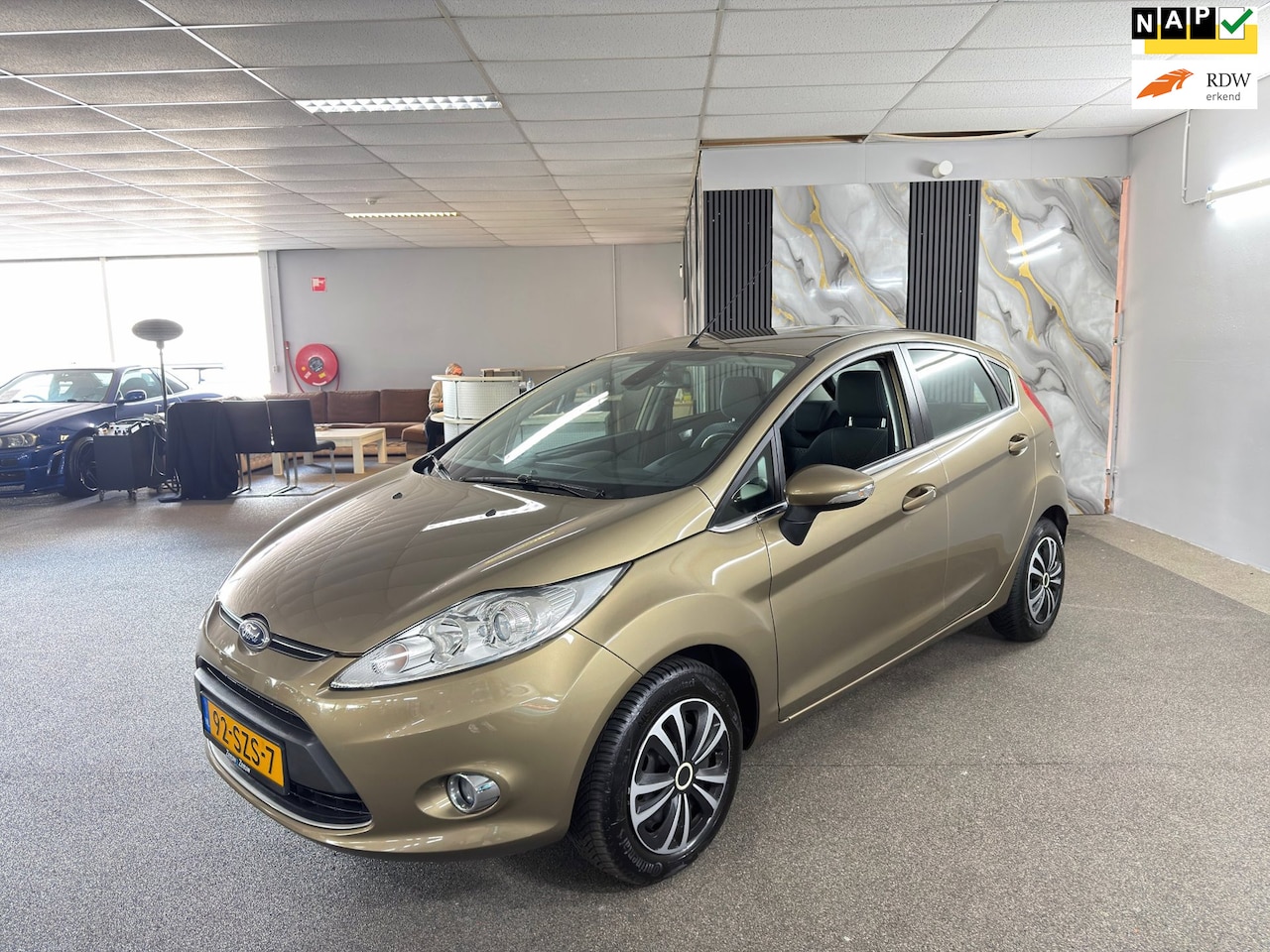 Ford Fiesta - 1.25 Titanium Apk Nieuw,Cruise,Clima,PDC,Lm velgen,N.A.P,2 sleutels+Boekjes,Topstaat!! - AutoWereld.nl