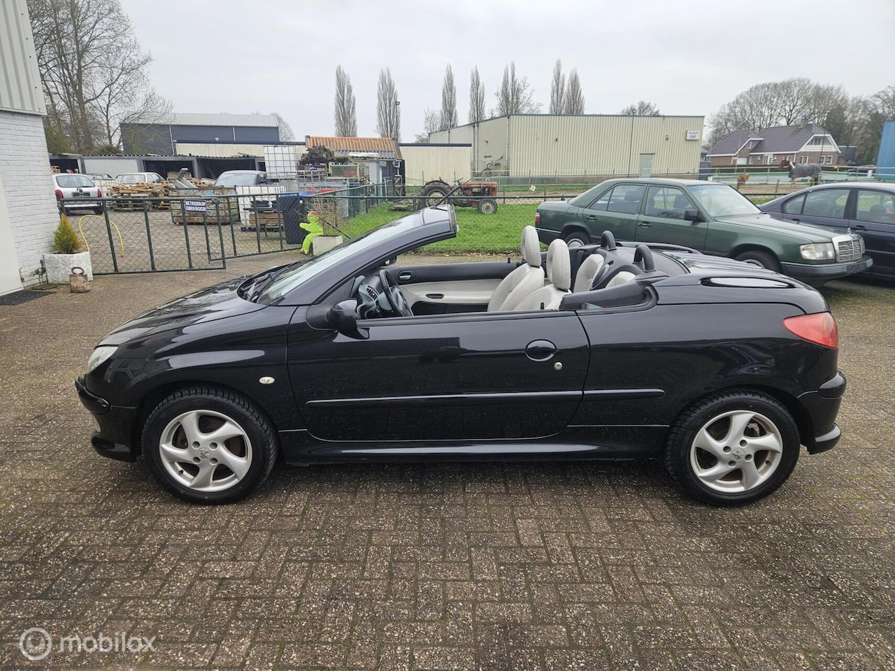 Peugeot 206 CC - 1.6 nwe apk airco leder interieur lm wielen!!