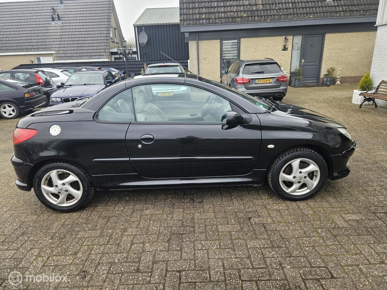 Peugeot 206 CC - 1.6 nwe apk airco leder interieur lm wielen!!