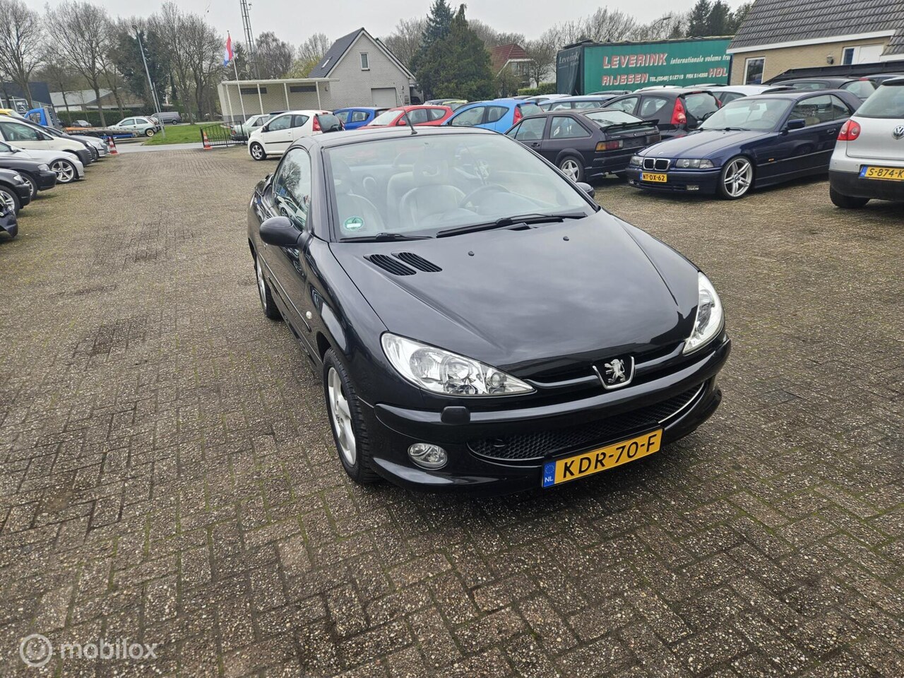 Peugeot 206 CC - 1.6 nwe apk airco leder interieur lm wielen!!