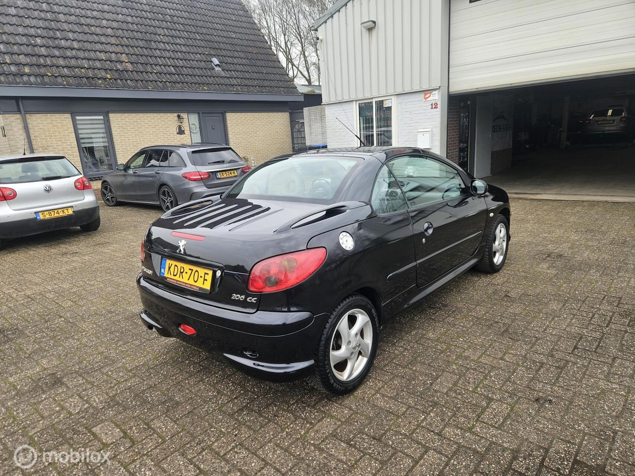 Peugeot 206 CC - 1.6 nwe apk airco leder interieur lm wielen!!