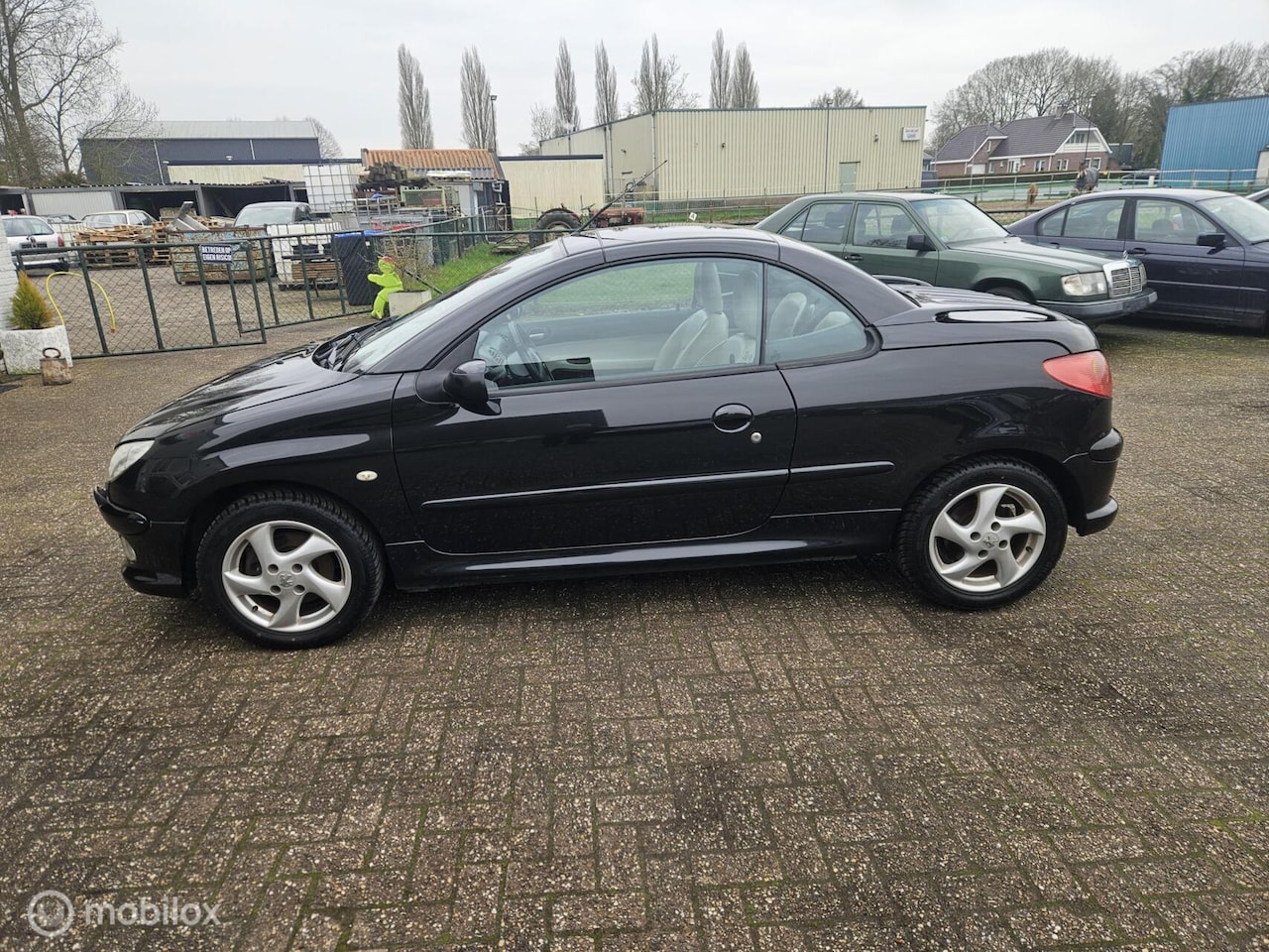 Peugeot 206 CC - 1.6 nwe apk airco leder interieur lm wielen!!