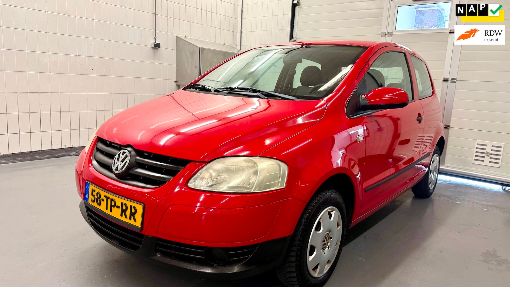 Volkswagen Fox - 1.2 Trendline | Airco | 1 Jaar APK | Centraal Deur - AutoWereld.nl