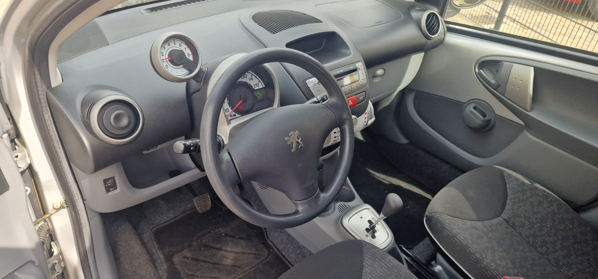 Peugeot 107 - 1.0-12V XS